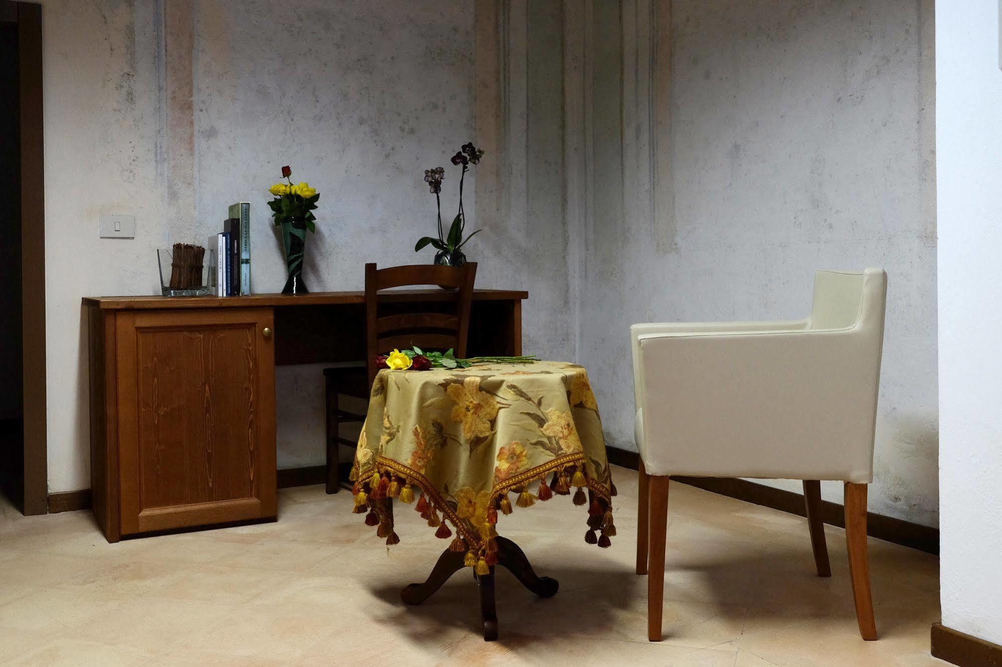 Locanda Abbazia Di Valserena - Csac Parma Exteriér fotografie